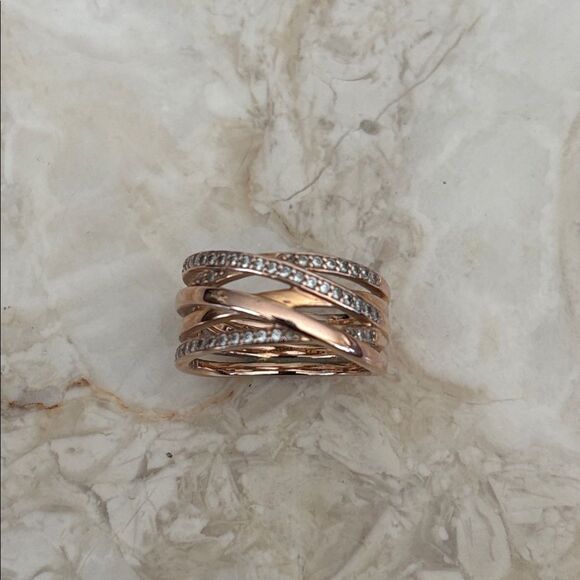 Pandora Sparkling & Polished Lines Ring
14K Rose Gold Plated - Picture 6 of 11
